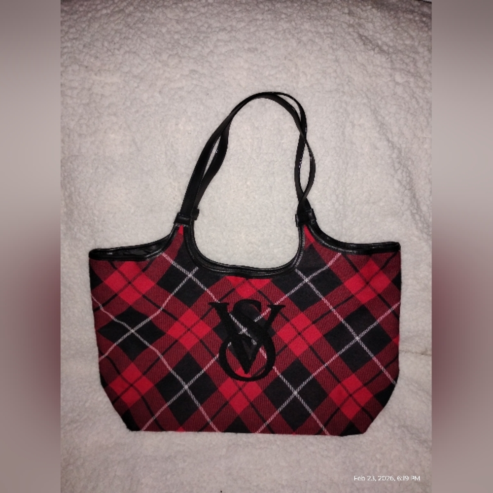 VICTORIA'S SECRET: RED PLAID TOTE